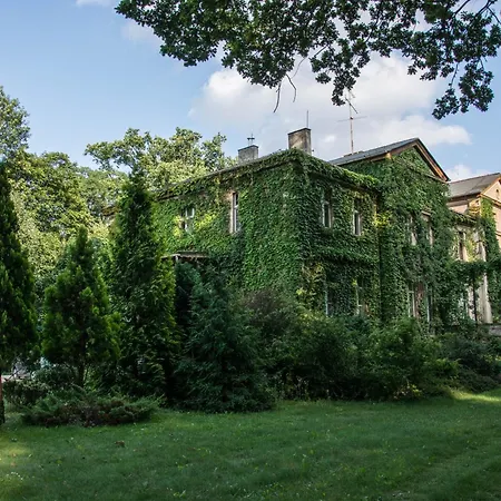 Palac Baborowko Farm stay *