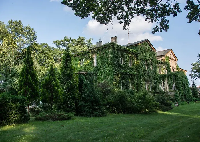 Palac Baborowko Farm stay *